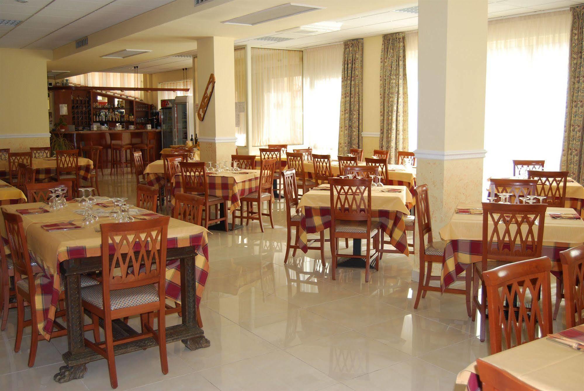 Hotel Il Chierichetto Сан Джовани Ротондо Екстериор снимка